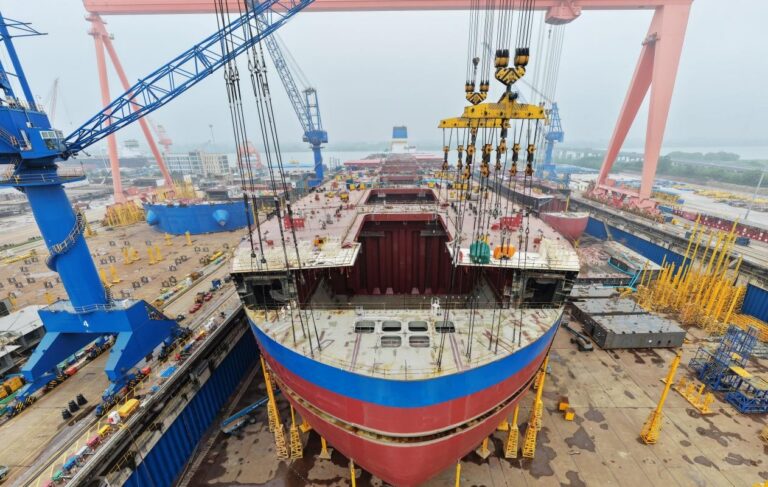 Quotidien du peuple construction navire